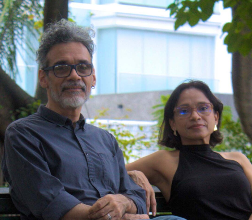 Dona a Ficción Breve